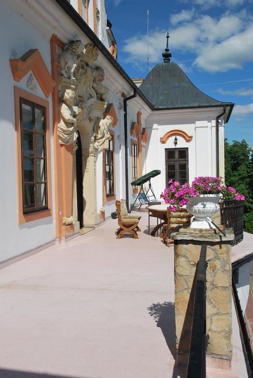 Palac W Czyzowie Szlacheckim Czyzow Szlachecki 外观 照片